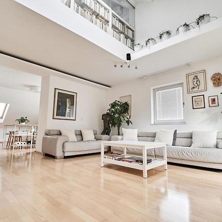 Matic Spacious Modern Apartment 류블랴나 외부 사진