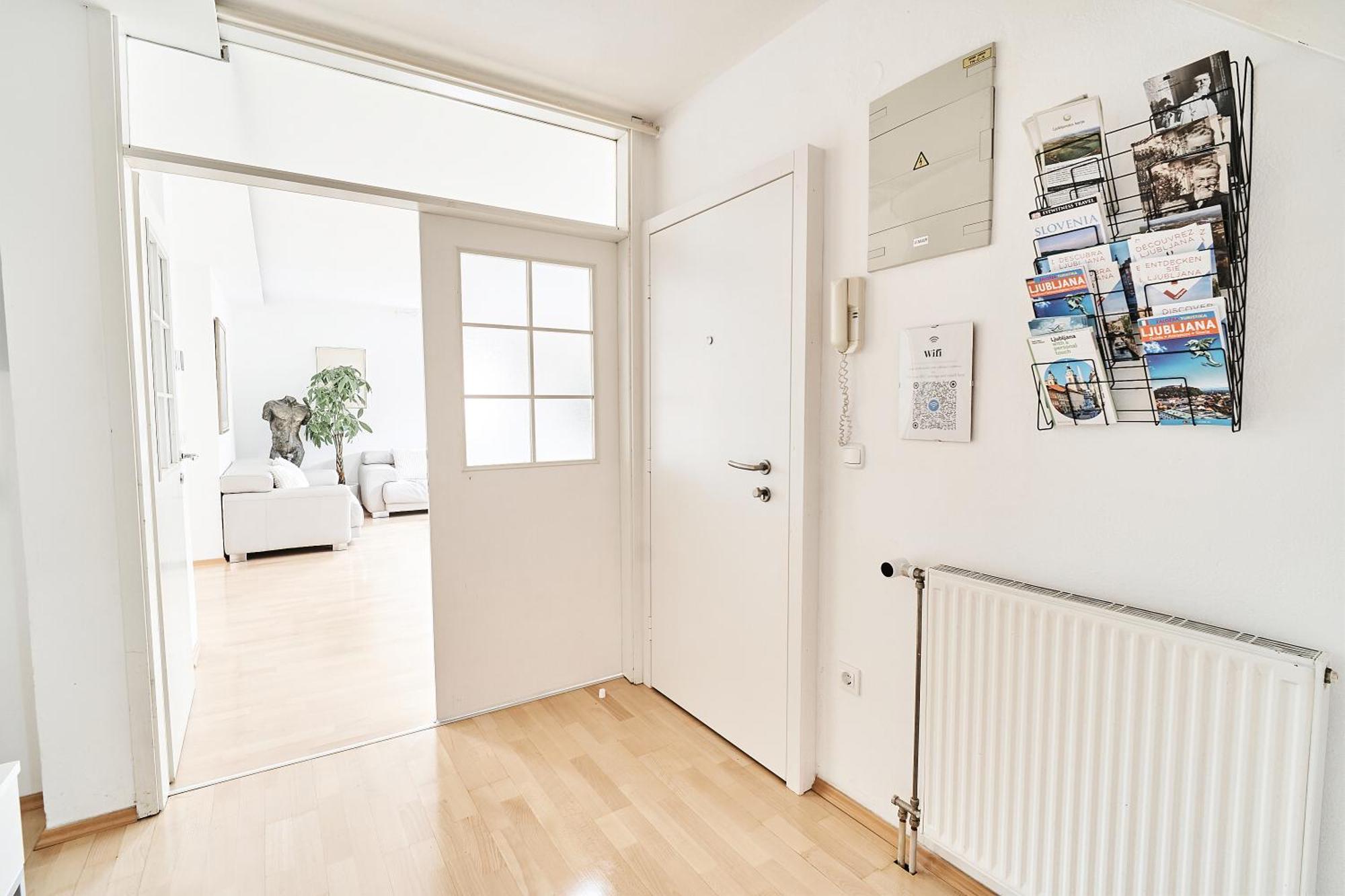 Matic Spacious Modern Apartment 류블랴나 외부 사진