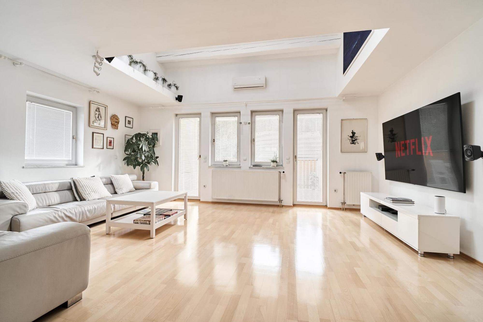 Matic Spacious Modern Apartment 류블랴나 외부 사진