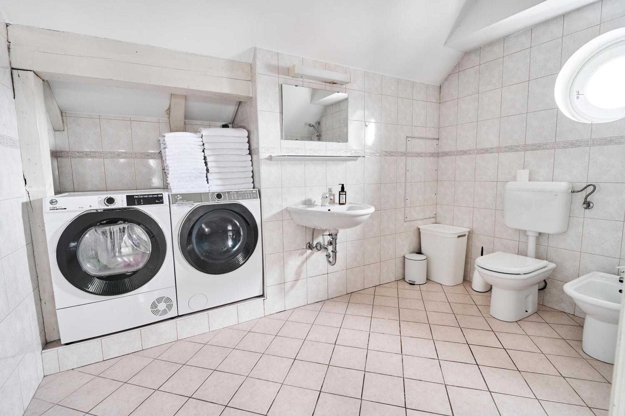 Matic Spacious Modern Apartment 류블랴나 외부 사진